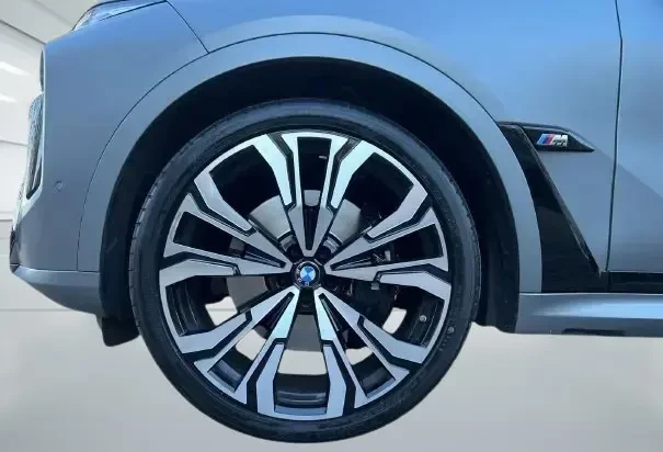BMW X7 M60i xDrive = M-Sport Pro = Гаранция, снимка 5 - Автомобили и джипове - 53902650