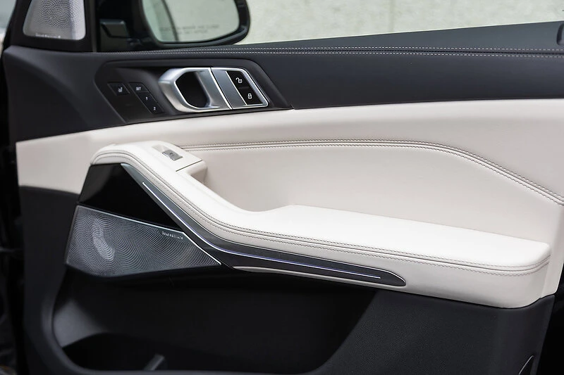 BMW X7 ALPINA XB7 Individual * АвтоКредит* ЦЕНА ДО БГ, снимка 13 - Автомобили и джипове - 54152209