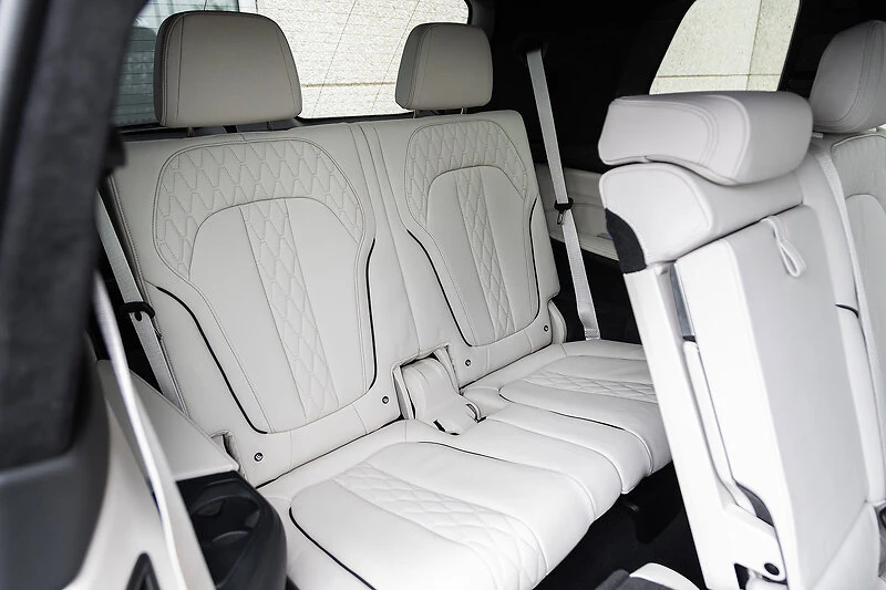 BMW X7 ALPINA XB7 Individual * АвтоКредит* ЦЕНА ДО БГ, снимка 14 - Автомобили и джипове - 54152209