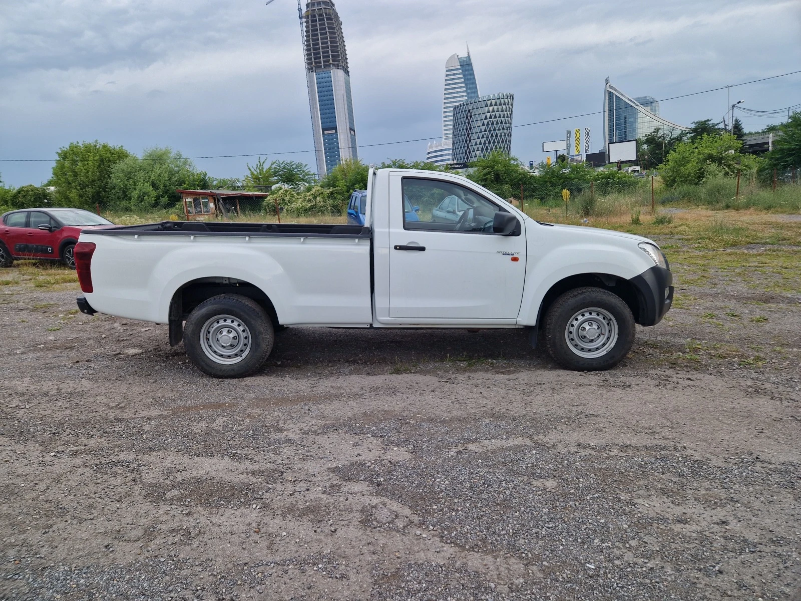 Isuzu D-max Max liner.   4x4 - [1] 