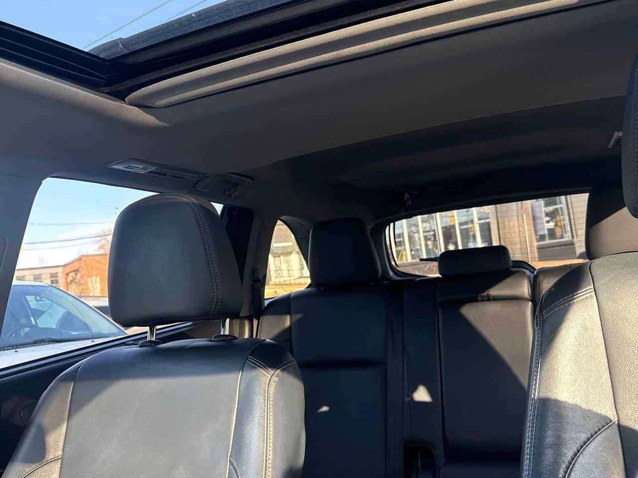 Toyota Highlander * XLE * 2 КЛЮЧА* ПАНО* ПОДГРЕВ* КЕЙЛЕС* , снимка 11 - Автомобили и джипове - 54002275