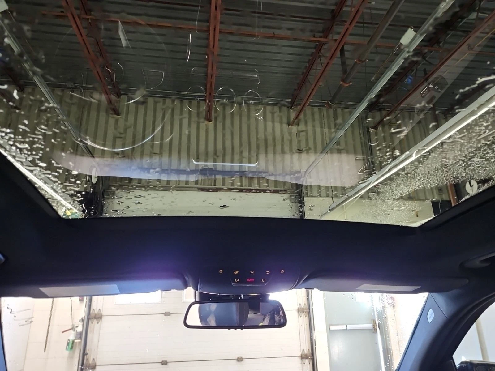 Mercedes-Benz GLC 43 AMG 4MATIC С РЕГИСТРАЦИЯ & АВТО КРЕДИТ , снимка 9 - Автомобили и джипове - 54066159