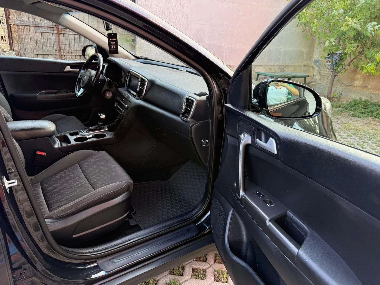 Kia Sportage Топ състояние първи собственик , снимка 11 - Автомобили и джипове - 55166393