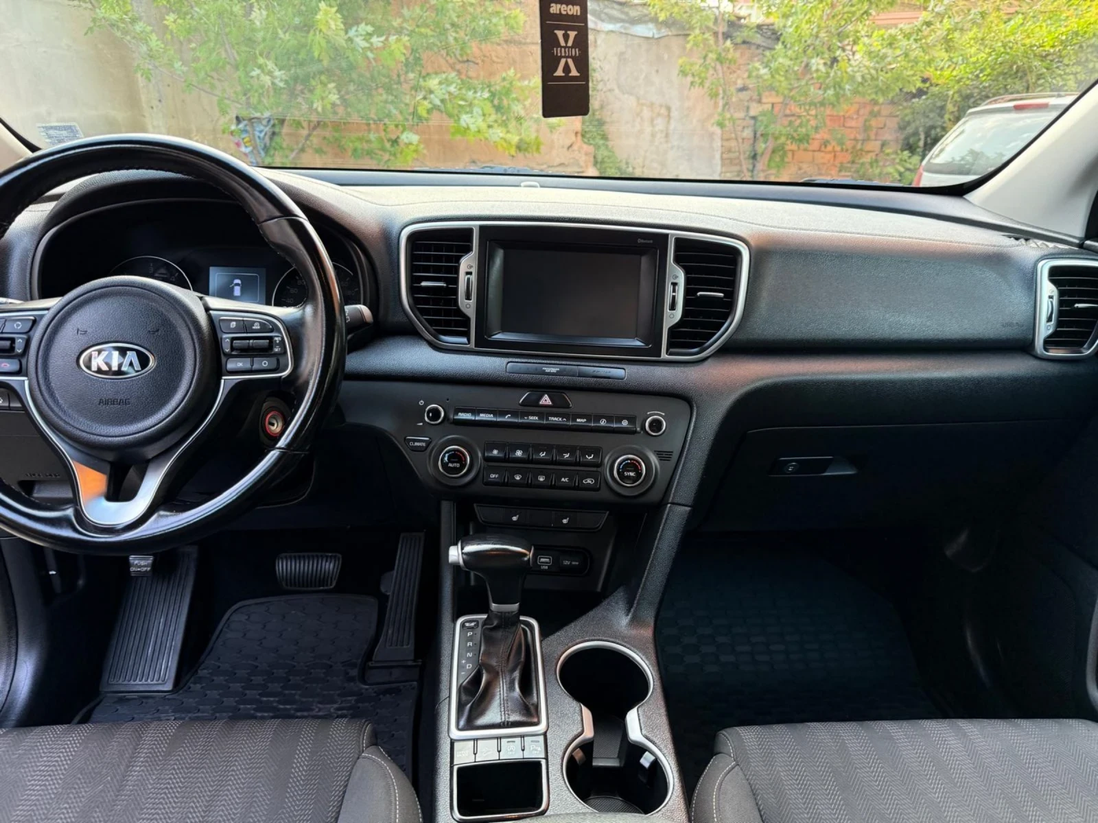 Kia Sportage Топ състояние първи собственик , снимка 13 - Автомобили и джипове - 55166393