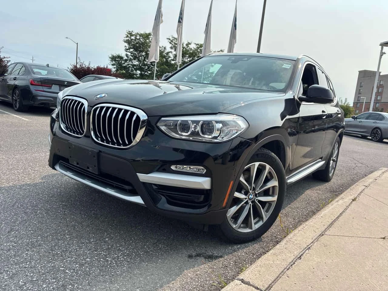 BMW X3 xDrive30i / АВТОКРЕДИТ / ПАНОРАМА / ПОДГРЕВИ 