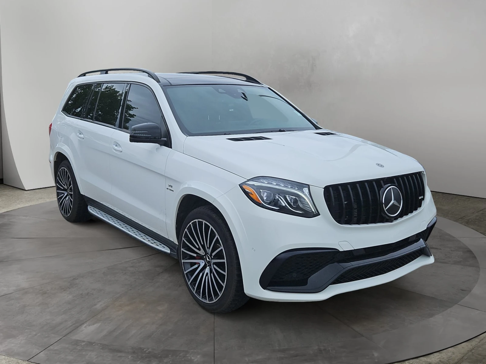 Mercedes-Benz GLS 63 AMG HARMON* KARDON* ОБДУХВАНЕ* ДИСТРОНИК* МАСАЖ* , снимка 3 - Автомобили и джипове - 55792571