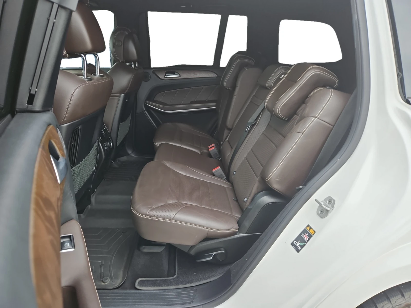 Mercedes-Benz GLS 63 AMG HARMON* KARDON* ОБДУХВАНЕ* ДИСТРОНИК* МАСАЖ* , снимка 14 - Автомобили и джипове - 55792571