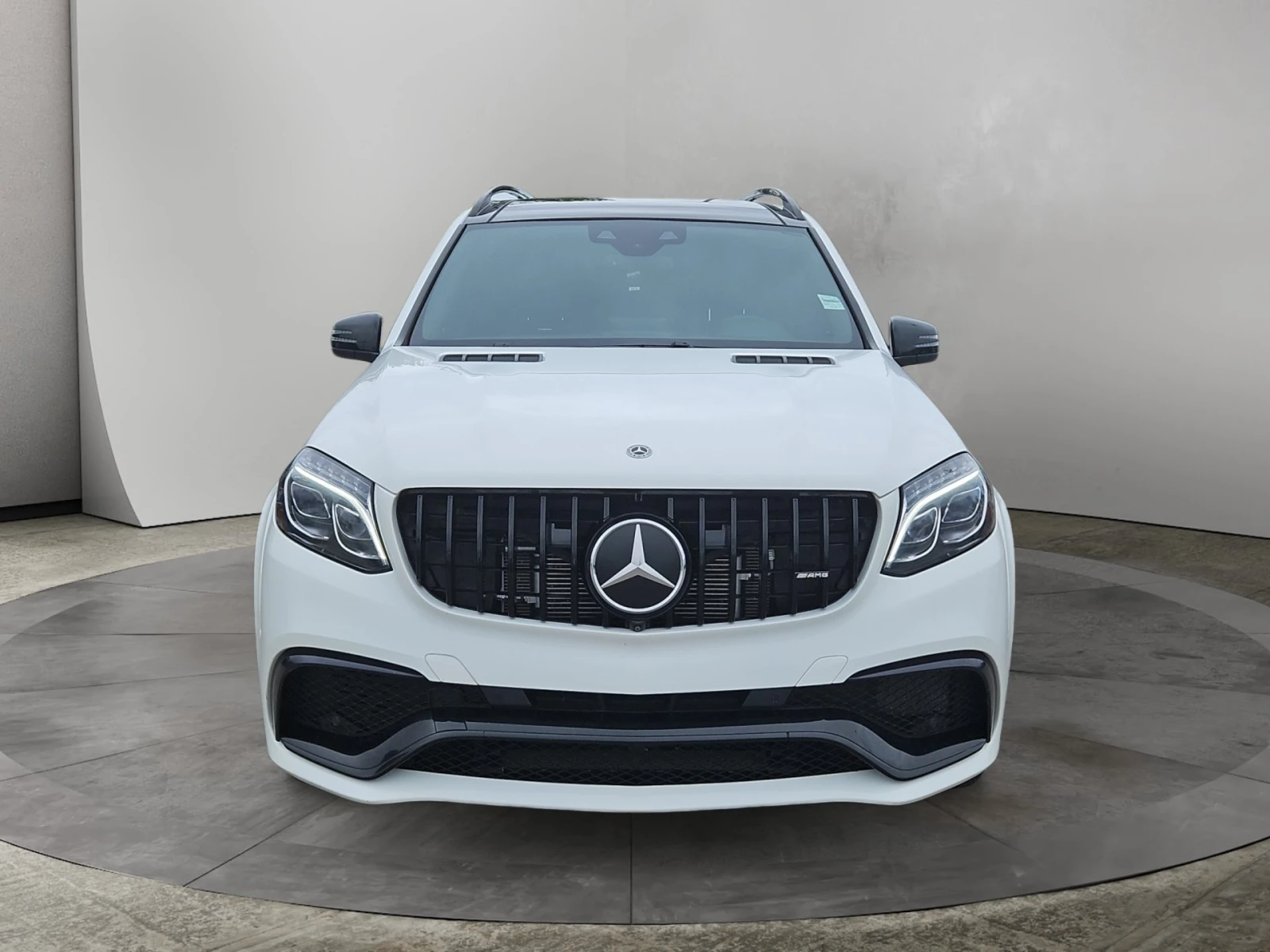 Mercedes-Benz GLS 63 AMG HARMON* KARDON* ОБДУХВАНЕ* ДИСТРОНИК* МАСАЖ* , снимка 6 - Автомобили и джипове - 55792571