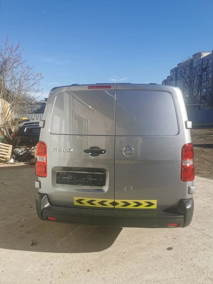 Opel Vivaro, снимка 3 - Бусове и автобуси - 46693743