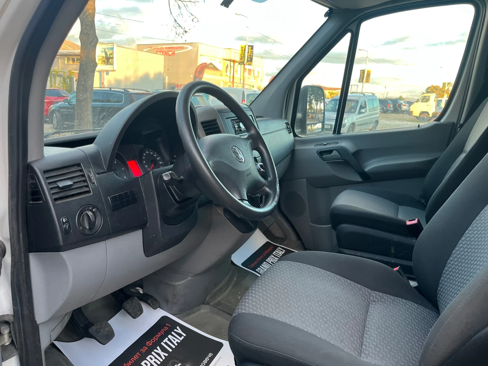 VW Crafter, снимка 7 - Бусове и автобуси - 56570357