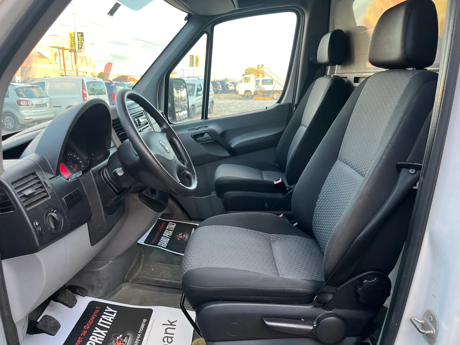 VW Crafter, снимка 8 - Бусове и автобуси - 56570357