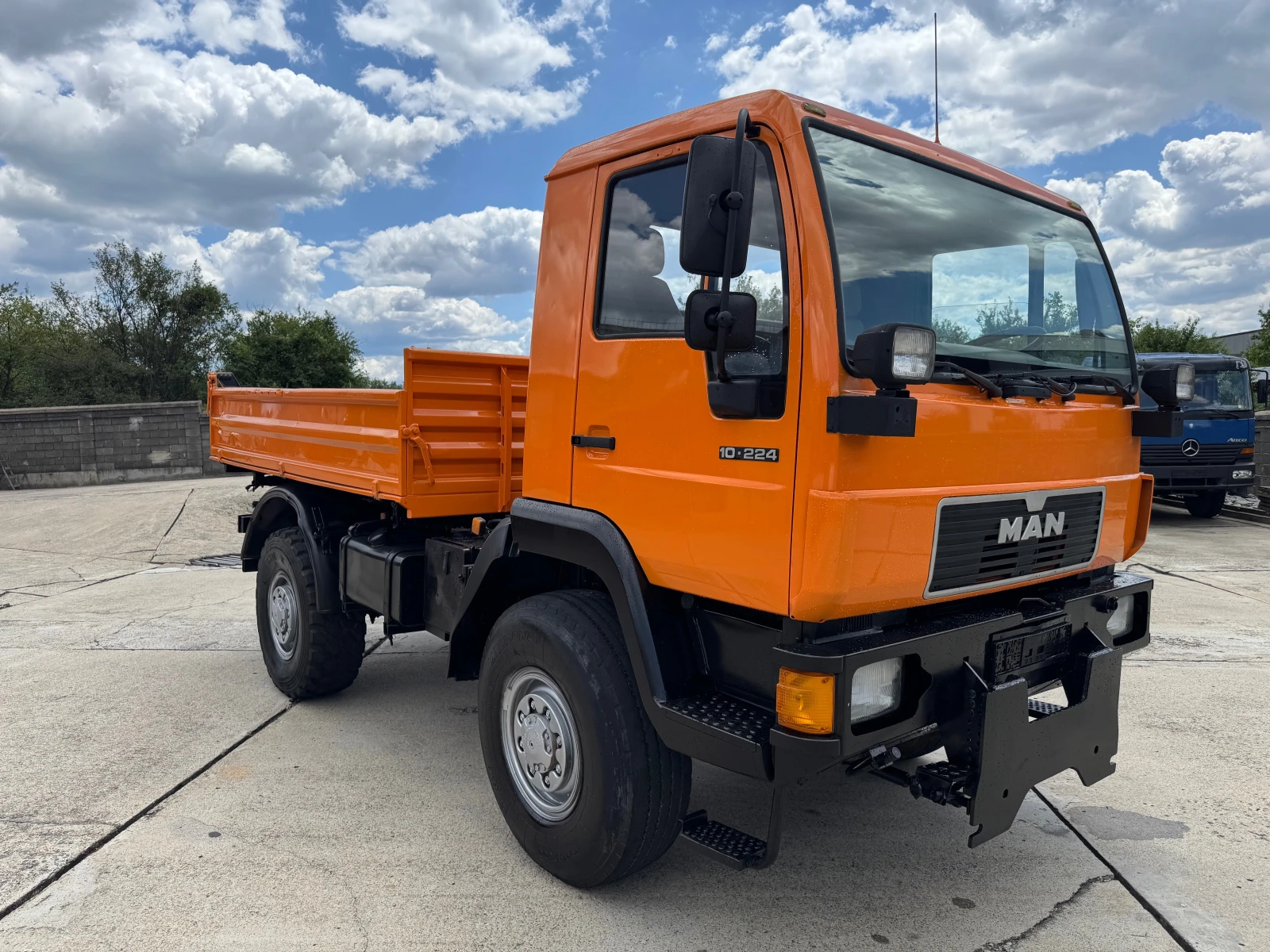 Man L 10.224 , тристранен самосвал , снимка 9 - Камиони - 55392391