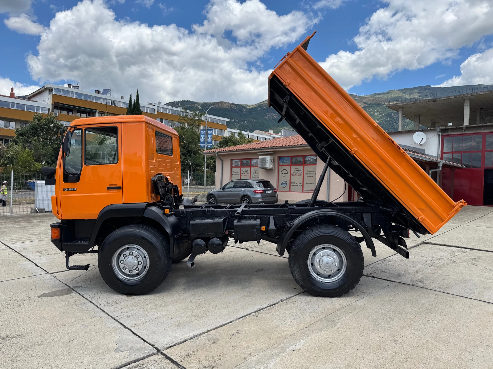 Man L 10.224 , тристранен самосвал , снимка 3 - Камиони - 55392391
