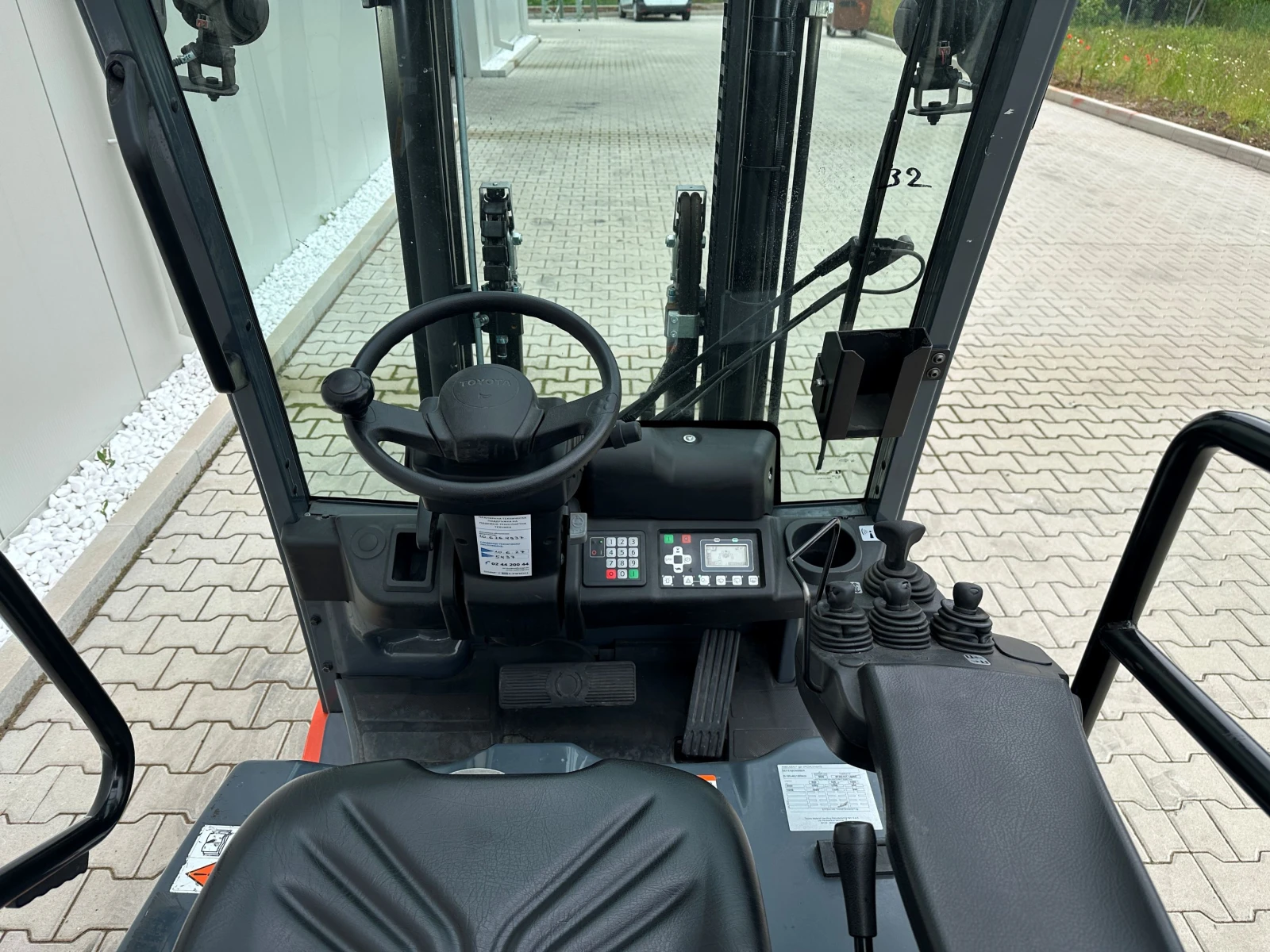 Електрокар Toyota 8FBE16T - 3300 mm, снимка 4 - Индустриална техника - 53949032