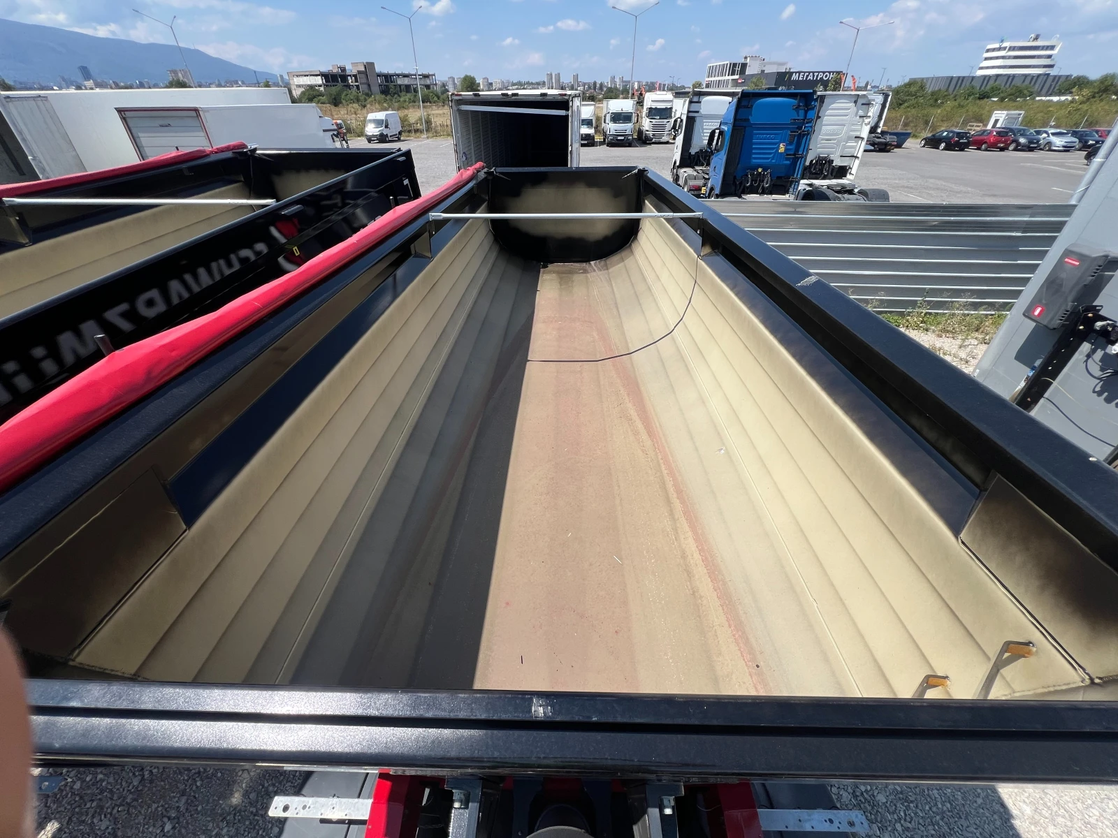 Полуремарке Schwarzmuller 24m3, 5950 kg, снимка 16 - Ремаркета - 55665429