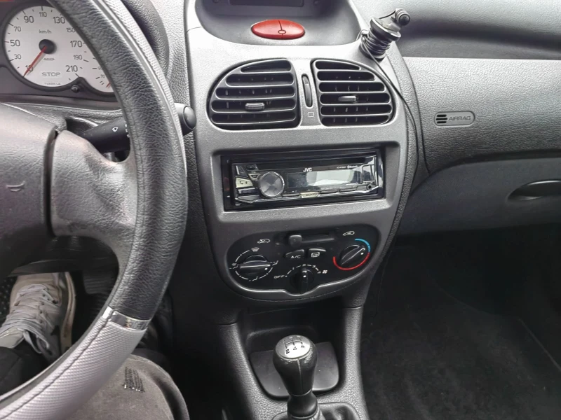 Peugeot 206 1.4 HDi, снимка 12 - Автомобили и джипове - 47971428