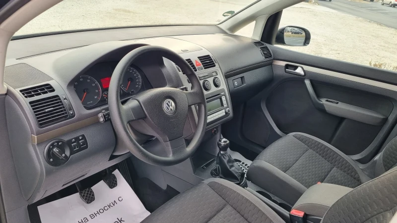 VW Touran, снимка 10 - Автомобили и джипове - 48553550