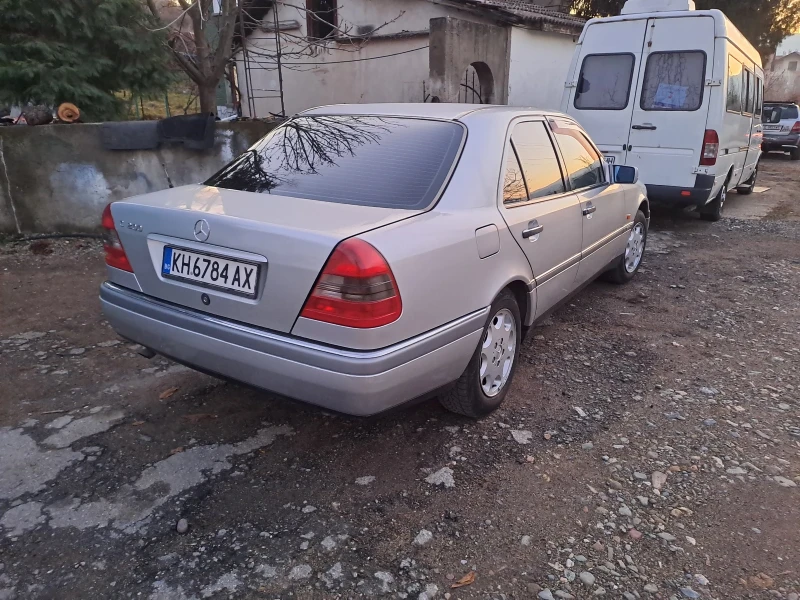 Mercedes-Benz C 180, снимка 12 - Автомобили и джипове - 49327995