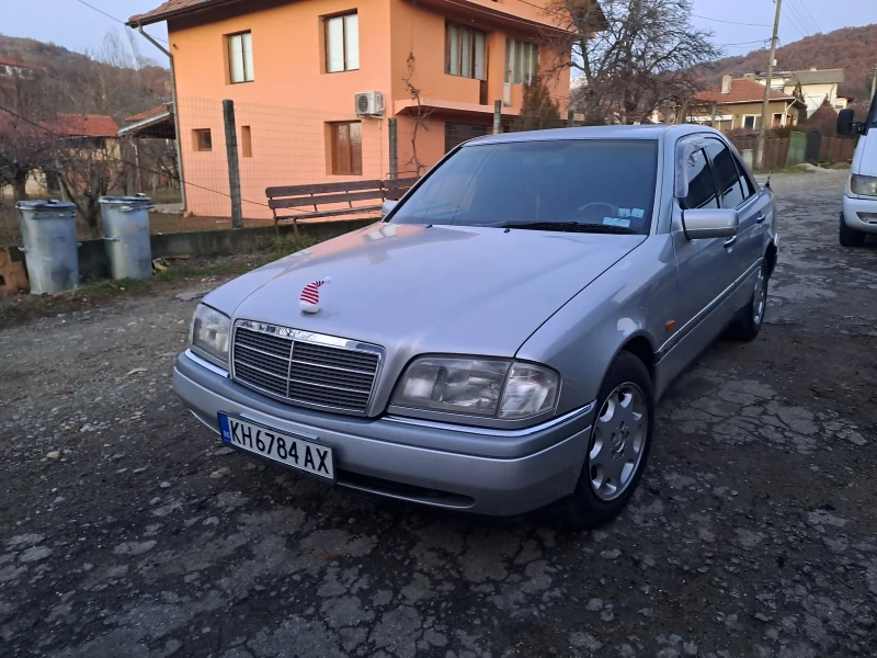 Mercedes-Benz C 180, снимка 10 - Автомобили и джипове - 49327995