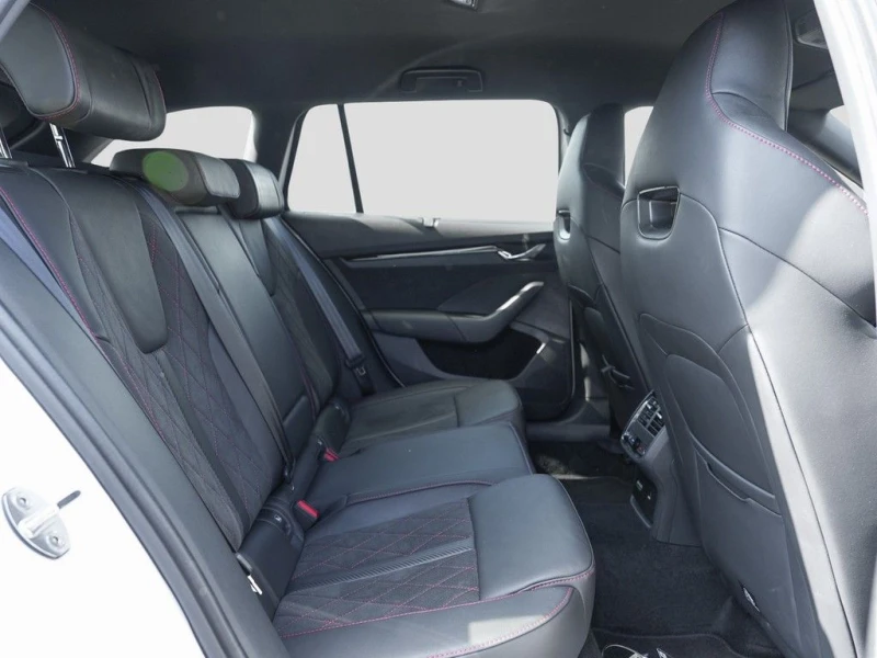 Skoda Octavia НОВ!/2.0 TDI/200HP/MATRIX/DSG/CAM/NAVI/100e, снимка 7 - Автомобили и джипове - 50196035