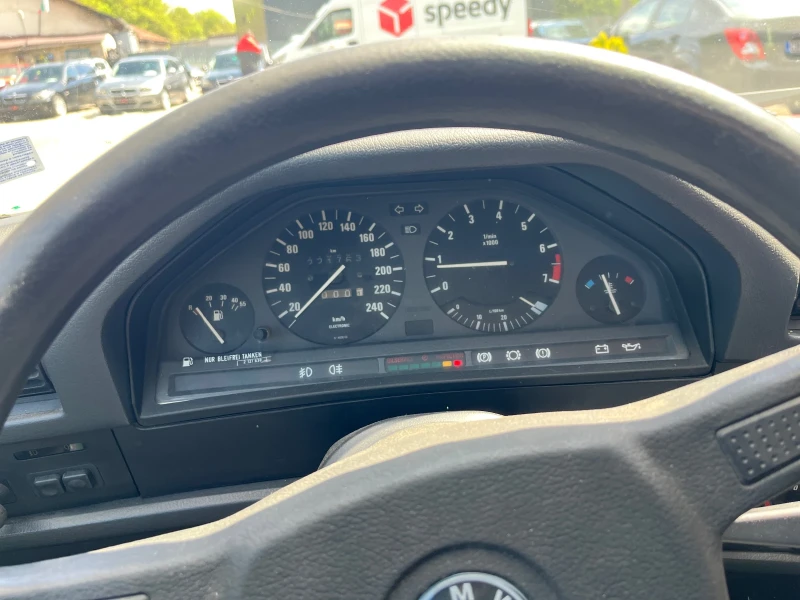 BMW 318 E 30 COUPE AUTOMAT, снимка 10 - Автомобили и джипове - 50223699