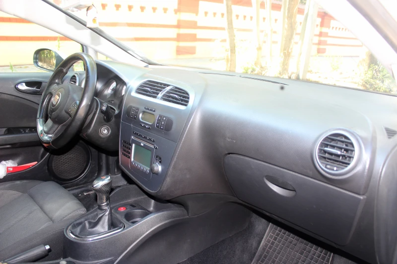 Seat Leon 2.0 TDI 170к.с., снимка 17 - Автомобили и джипове - 52581019