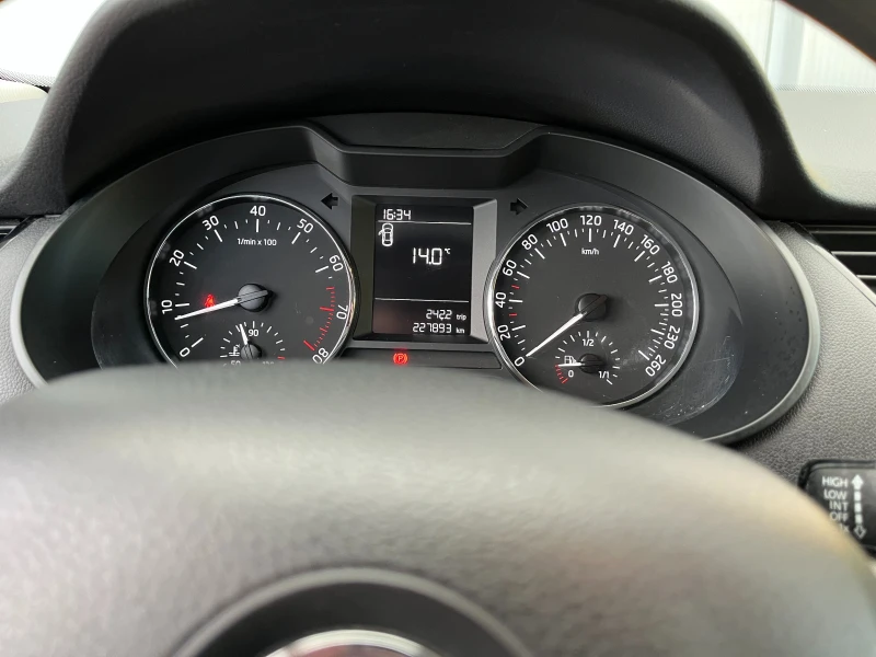 Skoda Octavia  1.4 TSI 150 к.с. Бензин ТUV-Германия, снимка 8 - Автомобили и джипове - 52537214