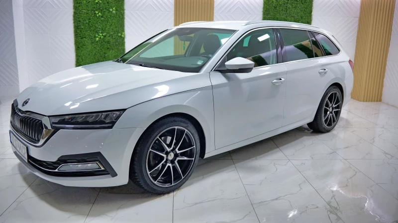 Skoda Octavia * 2.0tdi* Full led* istronic* Lane assist* , снимка 17 - Автомобили и джипове - 52588082