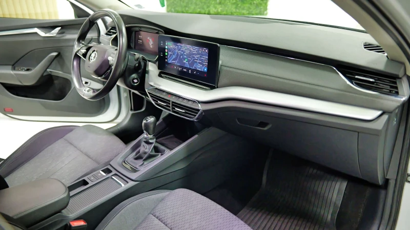 Skoda Octavia * 2.0tdi* Full led* istronic* Lane assist* , снимка 6 - Автомобили и джипове - 52588082
