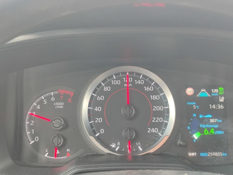 Toyota Corolla 1.6, снимка 12 - Автомобили и джипове - 52677625