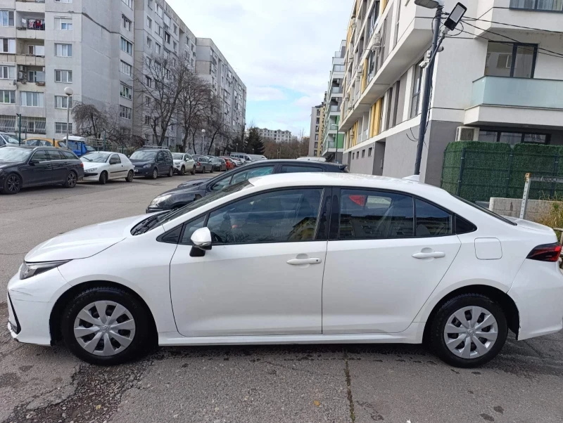 Toyota Corolla 1.6, снимка 3 - Автомобили и джипове - 52677625