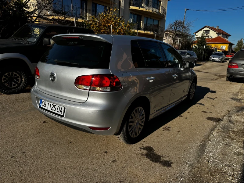 VW Golf 1.6 tdi, снимка 9 - Автомобили и джипове - 52732404
