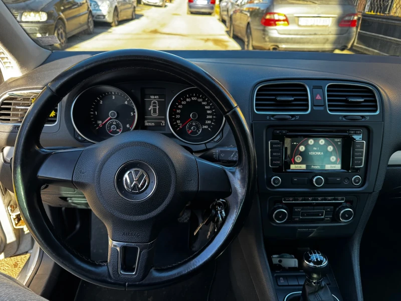 VW Golf 1.6 tdi, снимка 11 - Автомобили и джипове - 52732404