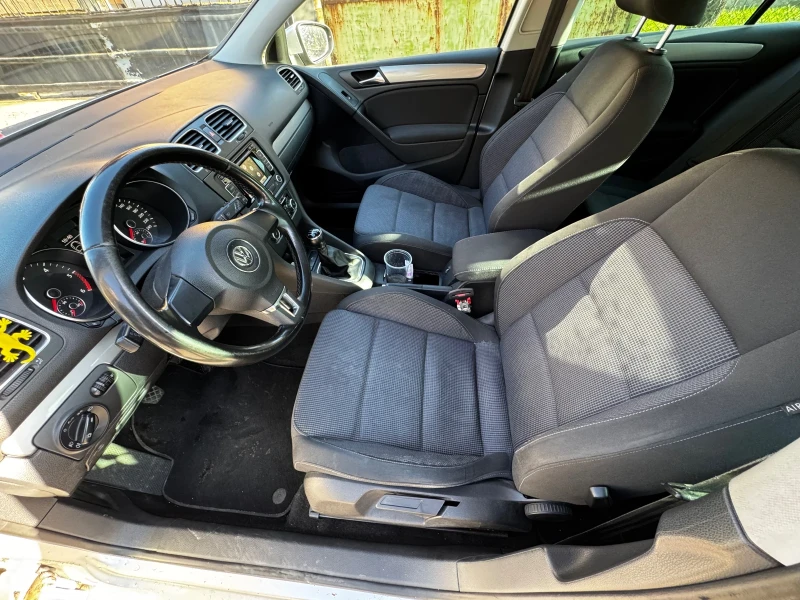 VW Golf 1.6 tdi, снимка 10 - Автомобили и джипове - 52732404