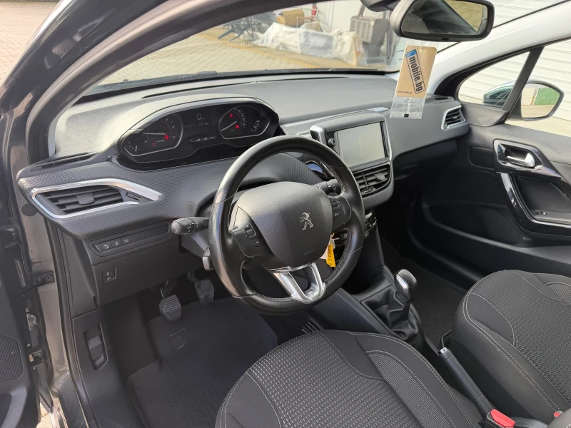 Peugeot 208 1.6d/100hp/NAVI/Service book/ , снимка 9 - Автомобили и джипове - 53275861