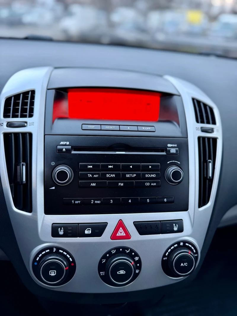 Kia Ceed, снимка 10 - Автомобили и джипове - 53323319