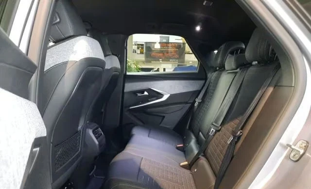 Peugeot 3008 213HP/GT/360/KLESS/ACC/AMBI/605z, снимка 11 - Автомобили и джипове - 55293375