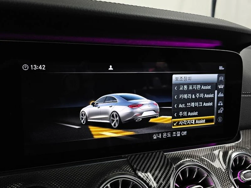 Mercedes-Benz CLS 300 * CLS* 300D* AMG* LINE* , снимка 16 - Автомобили и джипове - 55663904