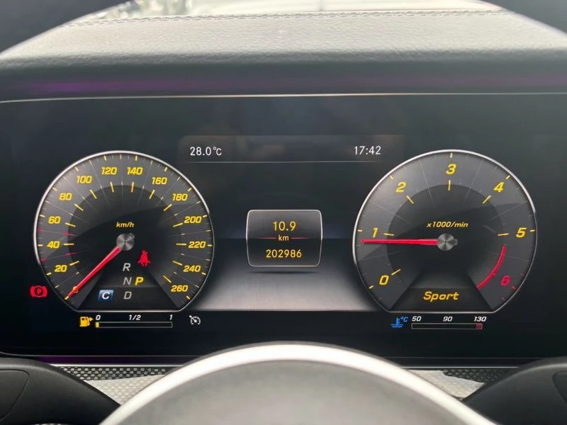 Mercedes-Benz CLS 300 * CLS* 300D* AMG* LINE* , снимка 8 - Автомобили и джипове - 55663904