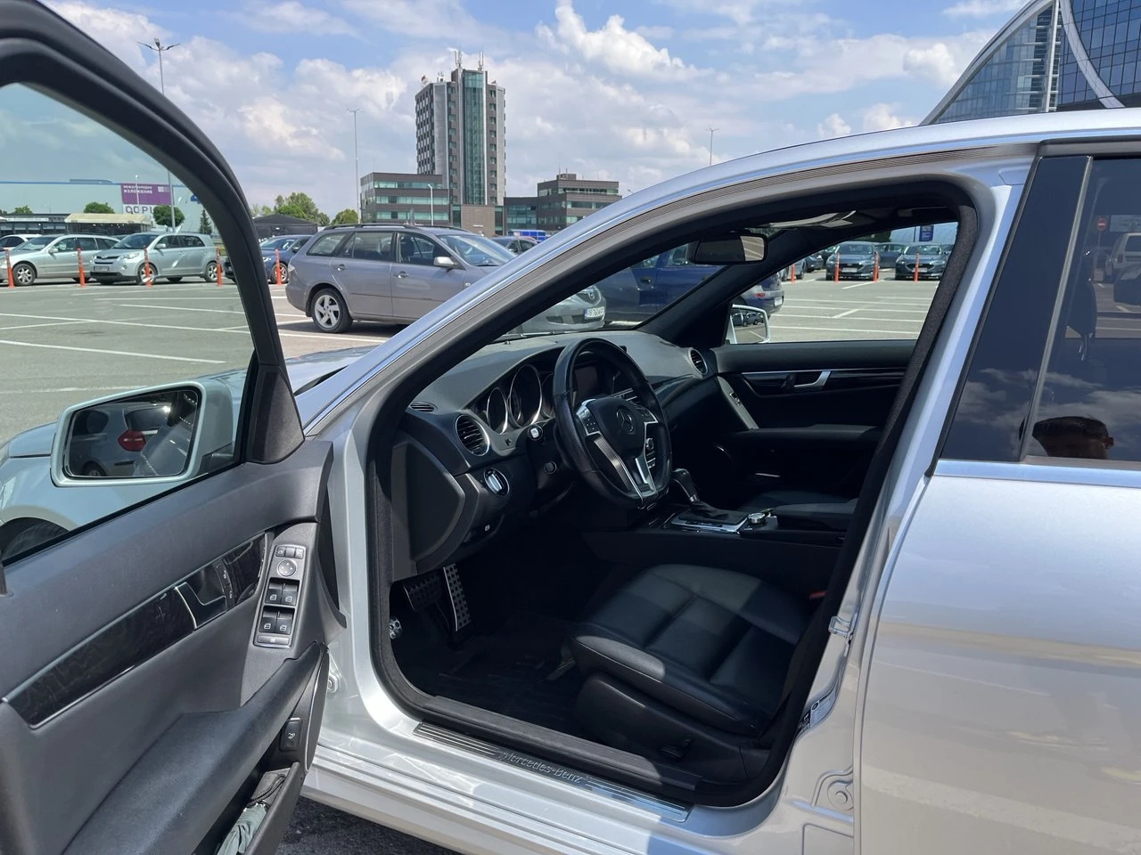Mercedes-Benz C 300  - изображение 6