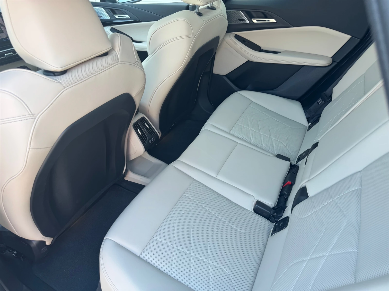 BMW 225 xDrive   | Mobile.bg   16