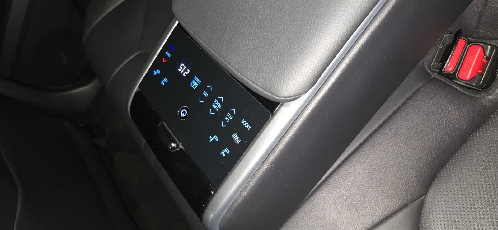 Toyota Camry Luxury Hybrid 2.5 - изображение 10