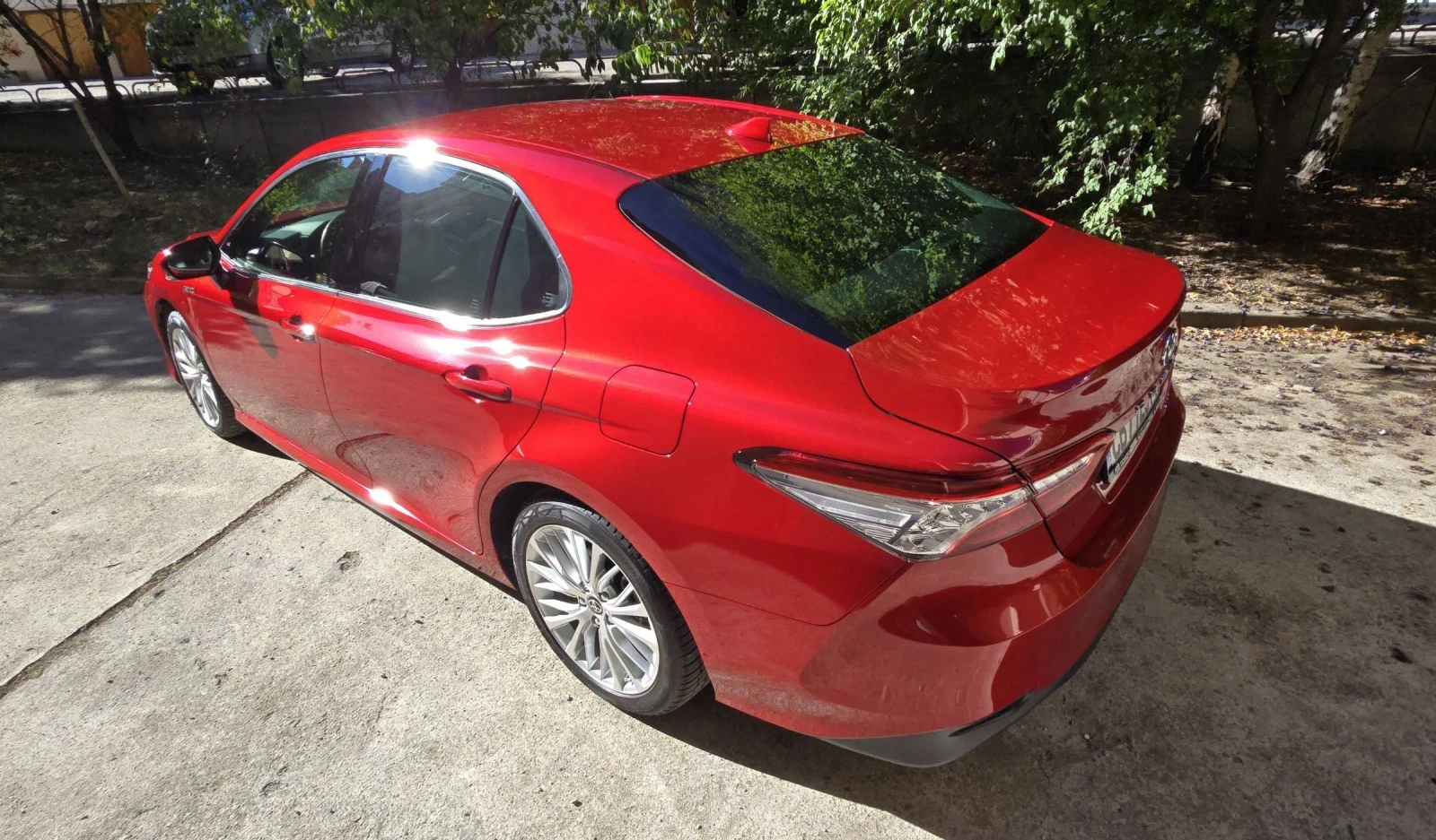 Toyota Camry Luxury Hybrid 2.5 - изображение 3