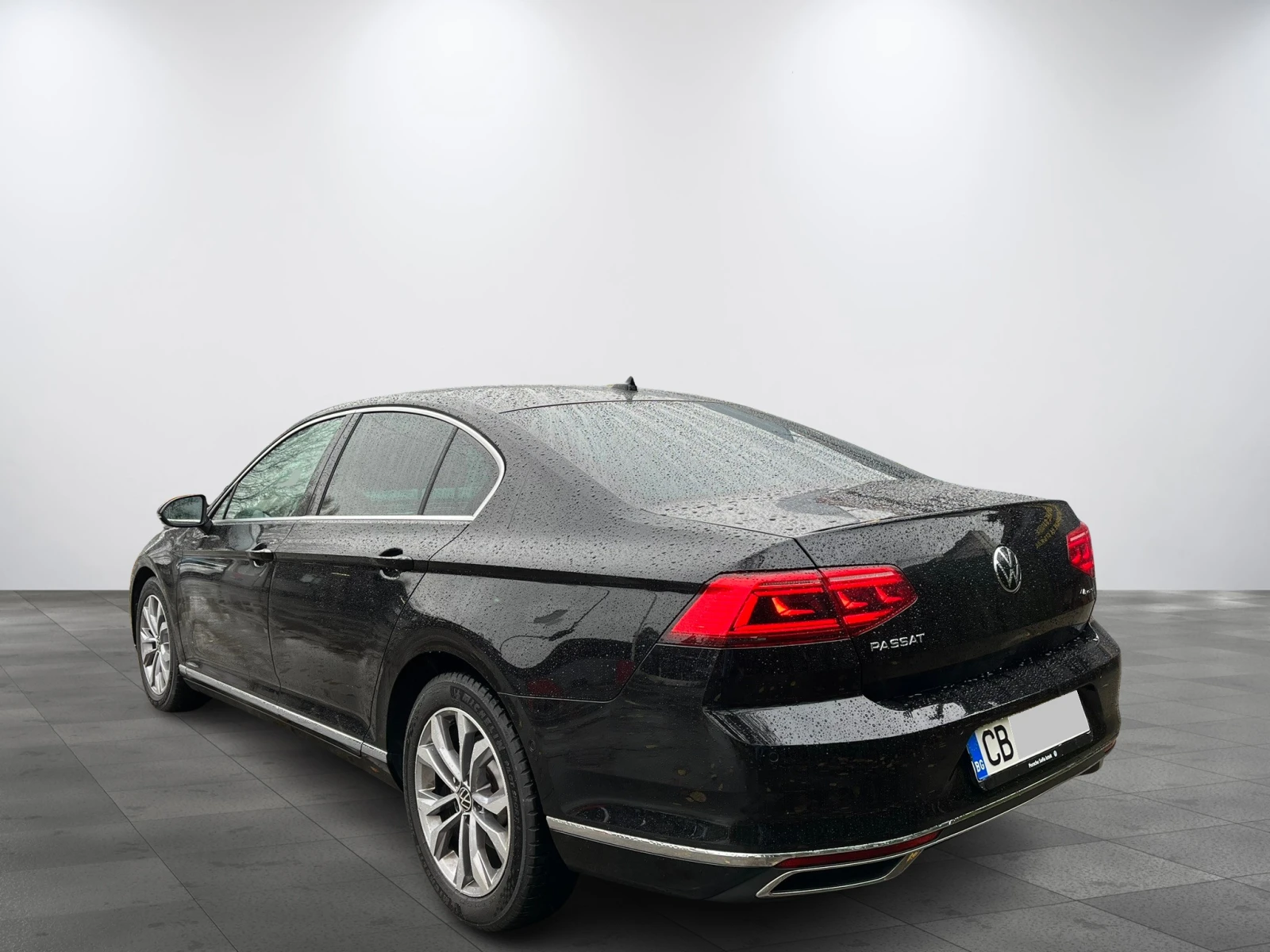 VW Passat 2.0 TDI Elegance+ + 4Motion В Гаранция - изображение 4