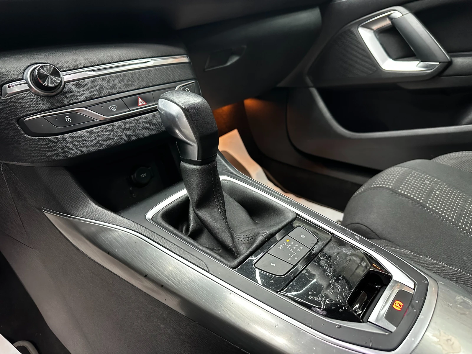 Peugeot 308 GT Line/2.0hdi/ГАРАНЦИЯ/БАРТЕР/ЛИЗИНГ/КОМЕНТАР, снимка 10 - Автомобили и джипове - 53086933