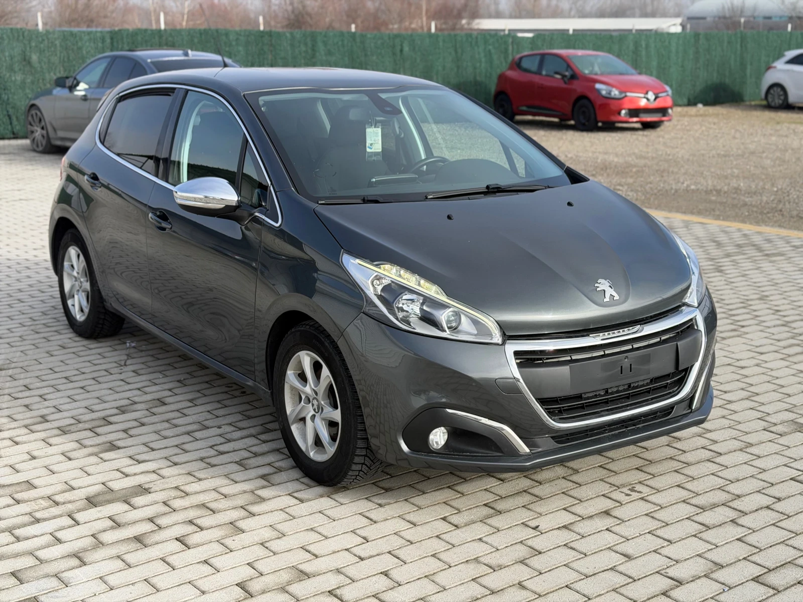 Peugeot 208 1.6d/100hp/NAVI/Service book/  | Mobile.bg � ����������� 1