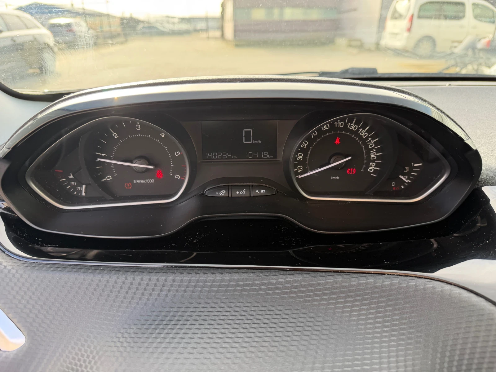 Peugeot 208 1.6d/100hp/NAVI/Service book/  - изображение 8