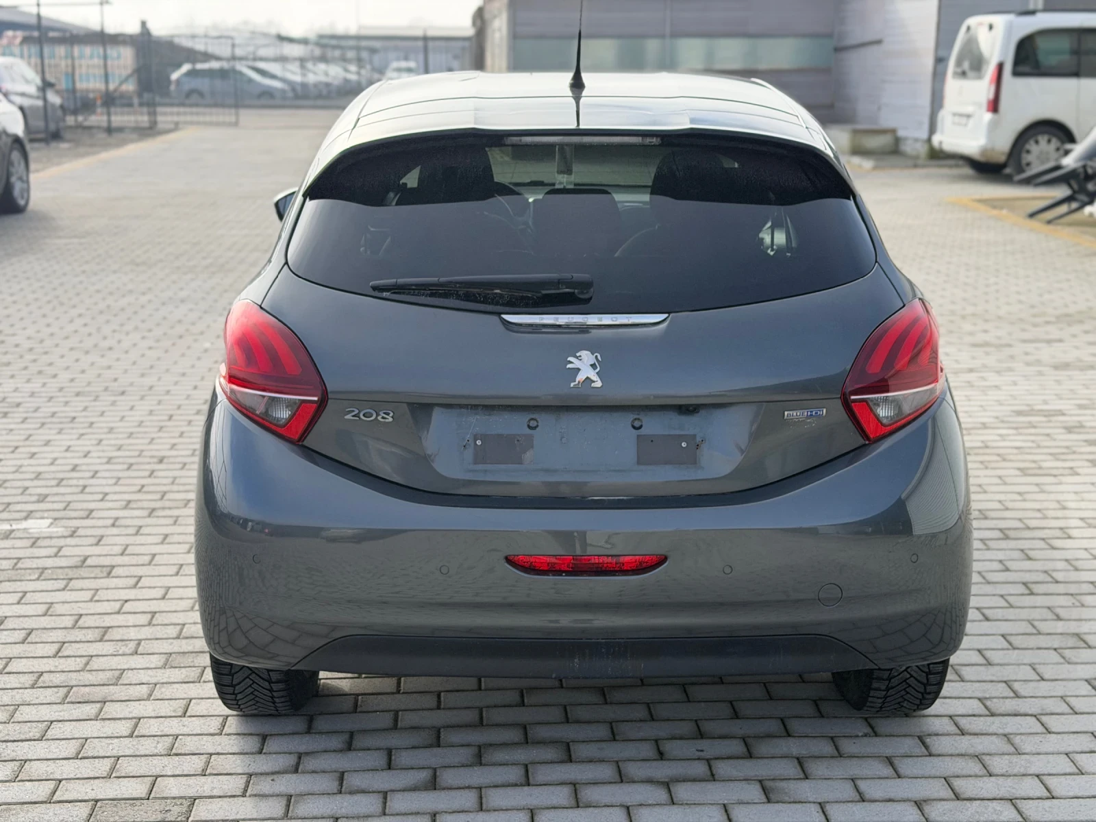 Peugeot 208 1.6d/100hp/NAVI/Service book/  - изображение 5