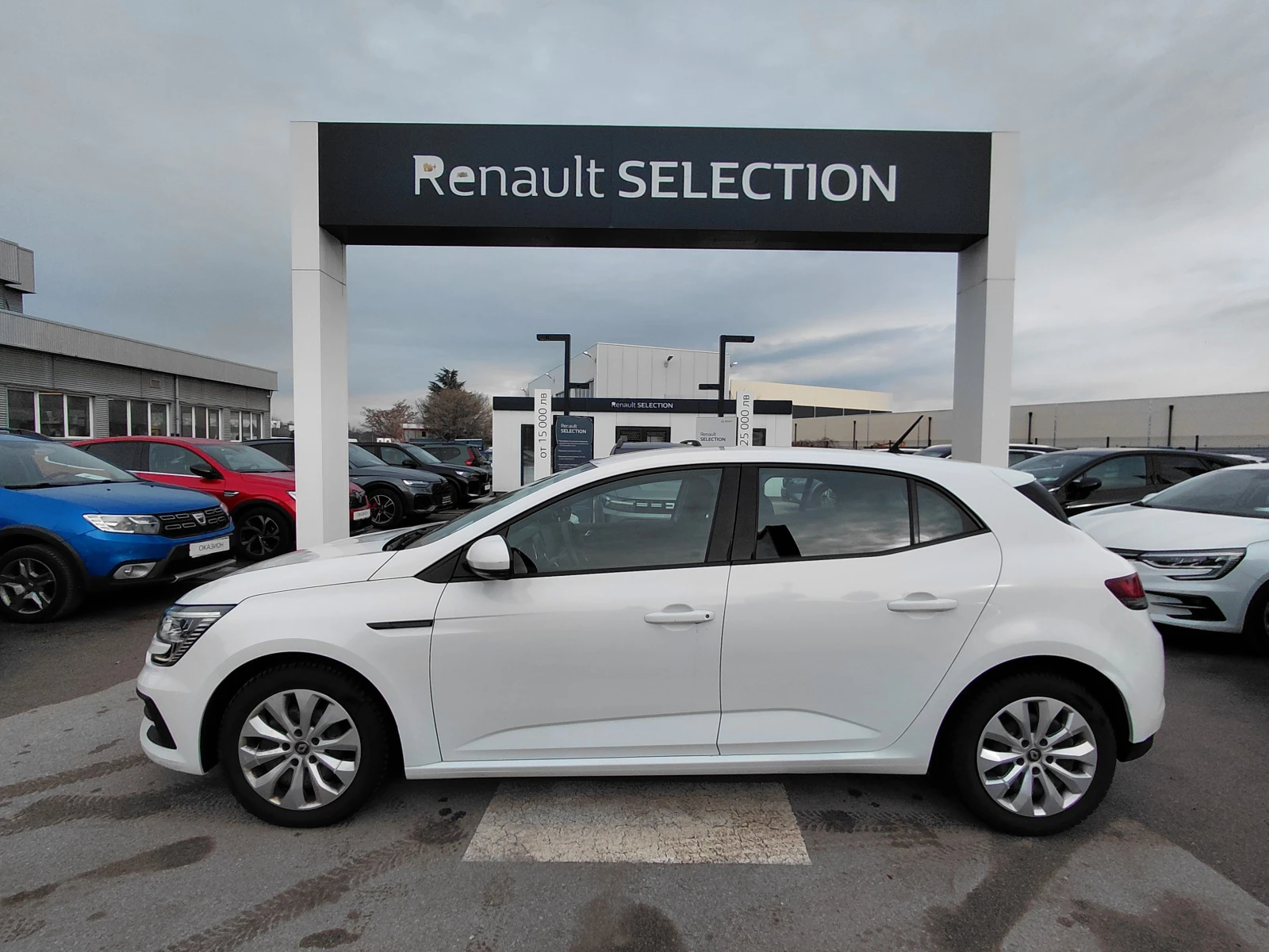 Renault Megane 1.0TCe/115к.с/Life - изображение 4