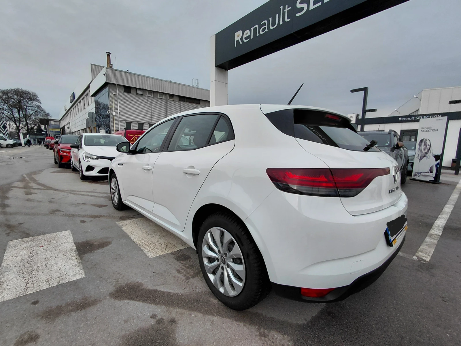 Renault Megane 1.0TCe/115к.с/Life - изображение 5